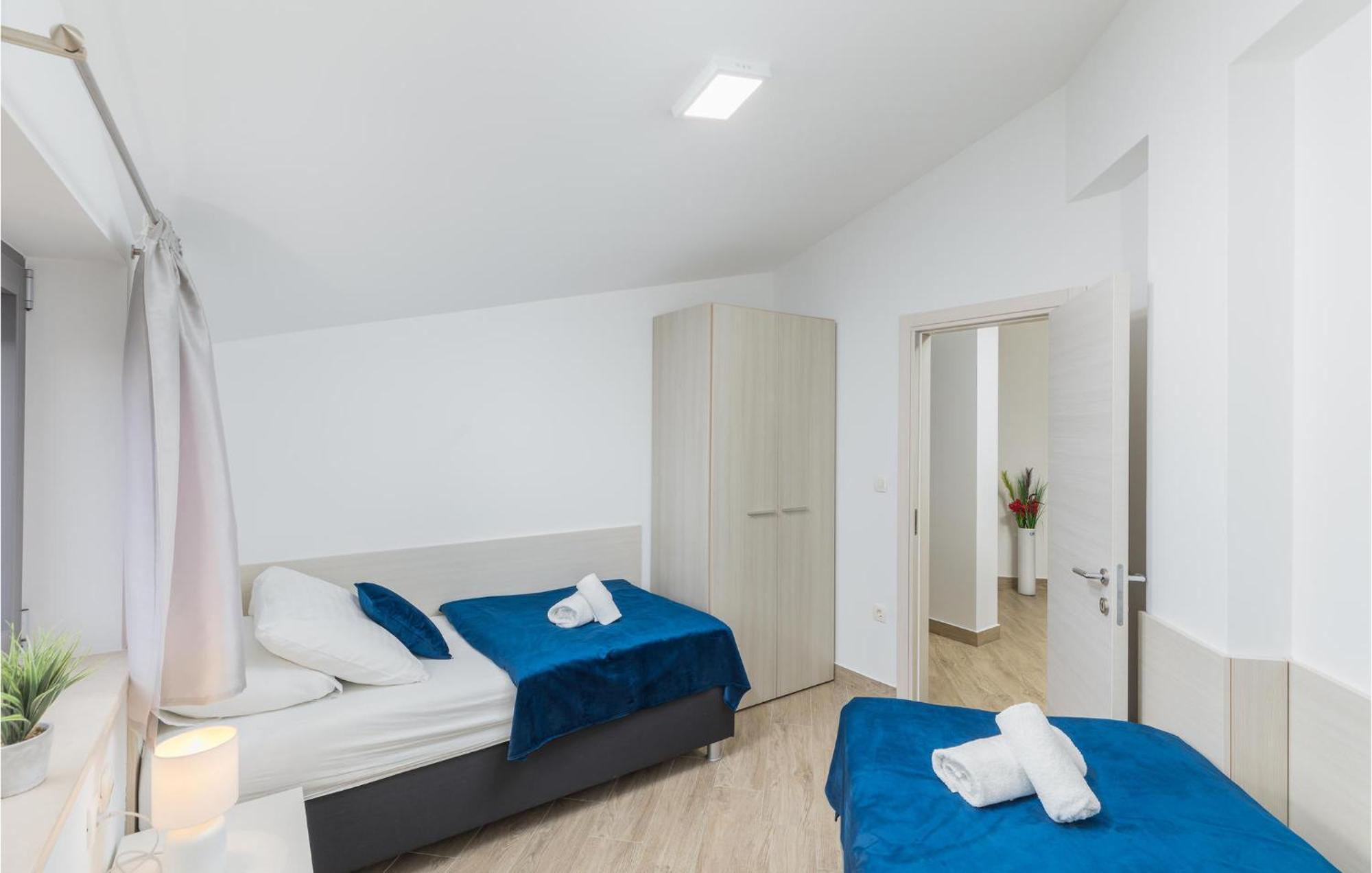 Stunning Apartment In Pjescana Uvala With Wifi 外观 照片